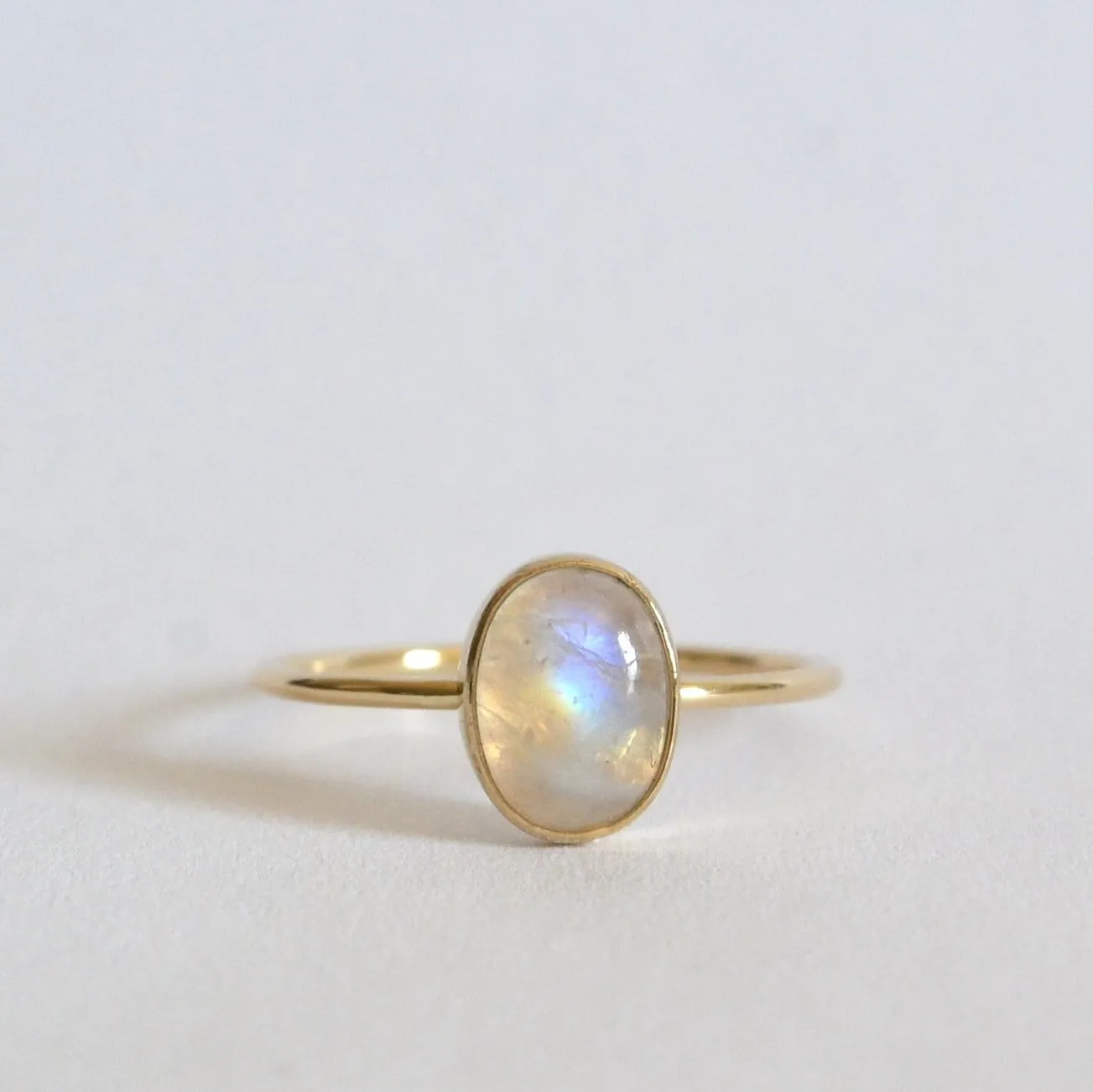 14k North Oval Moonstone Ring