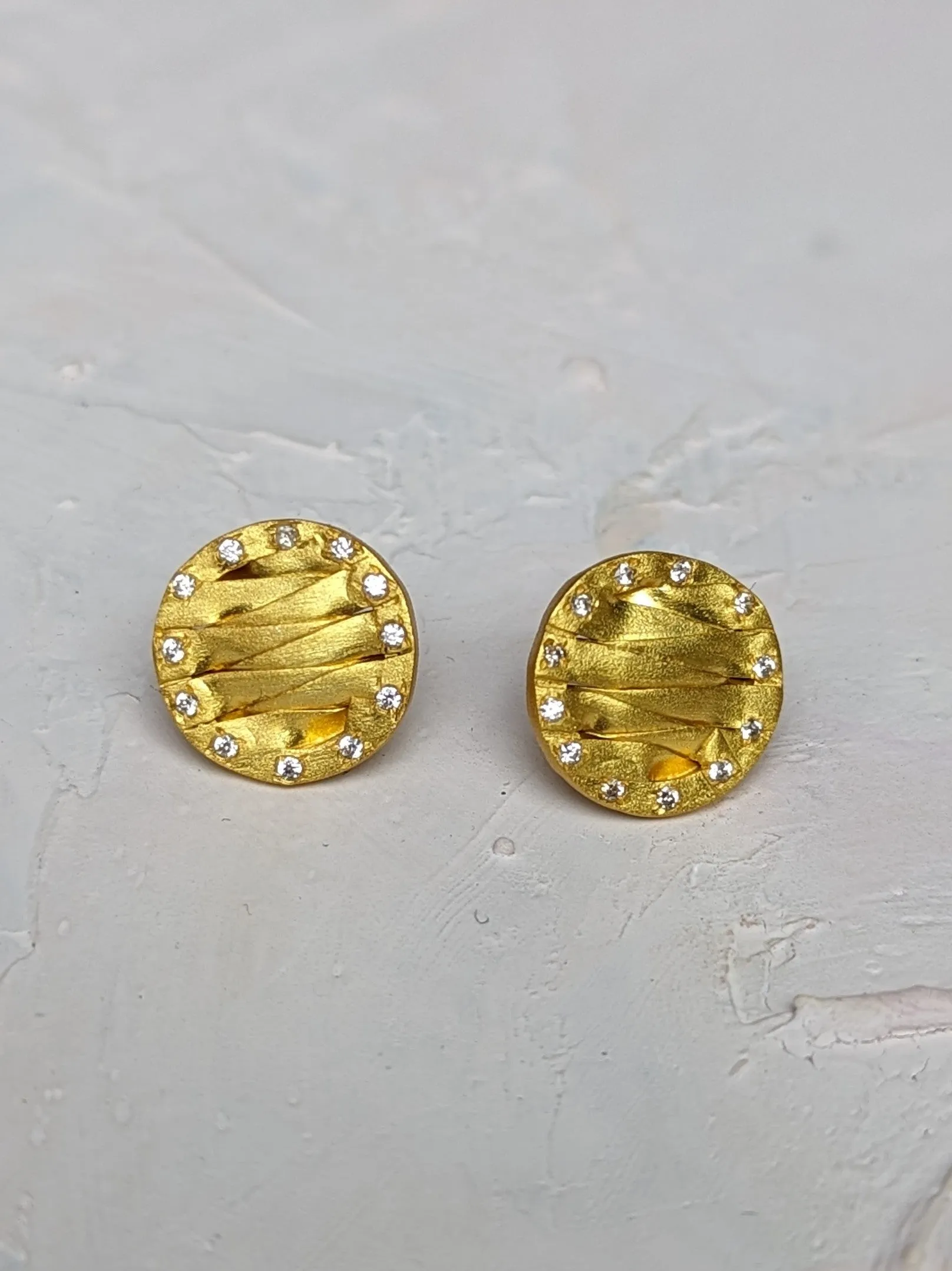 Pav Basket Stud Earrings