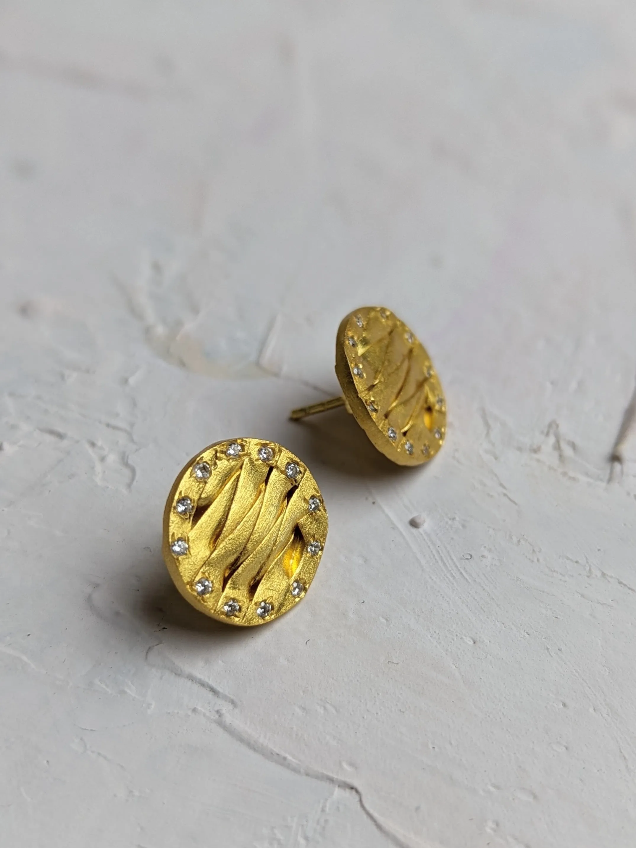 Pav Basket Stud Earrings