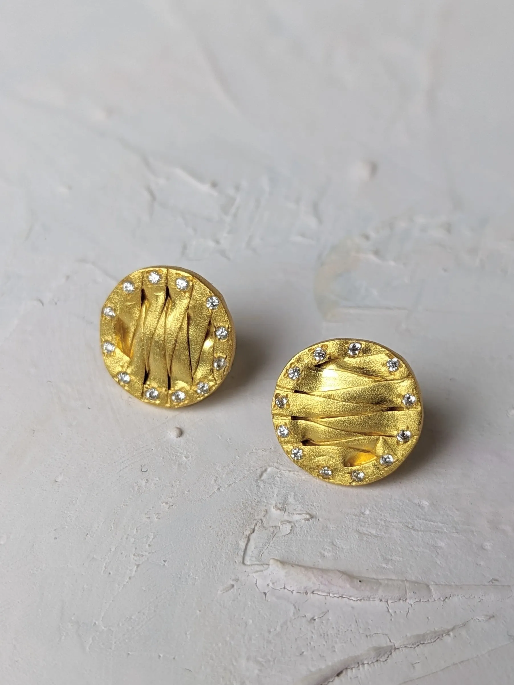 Pav Basket Stud Earrings