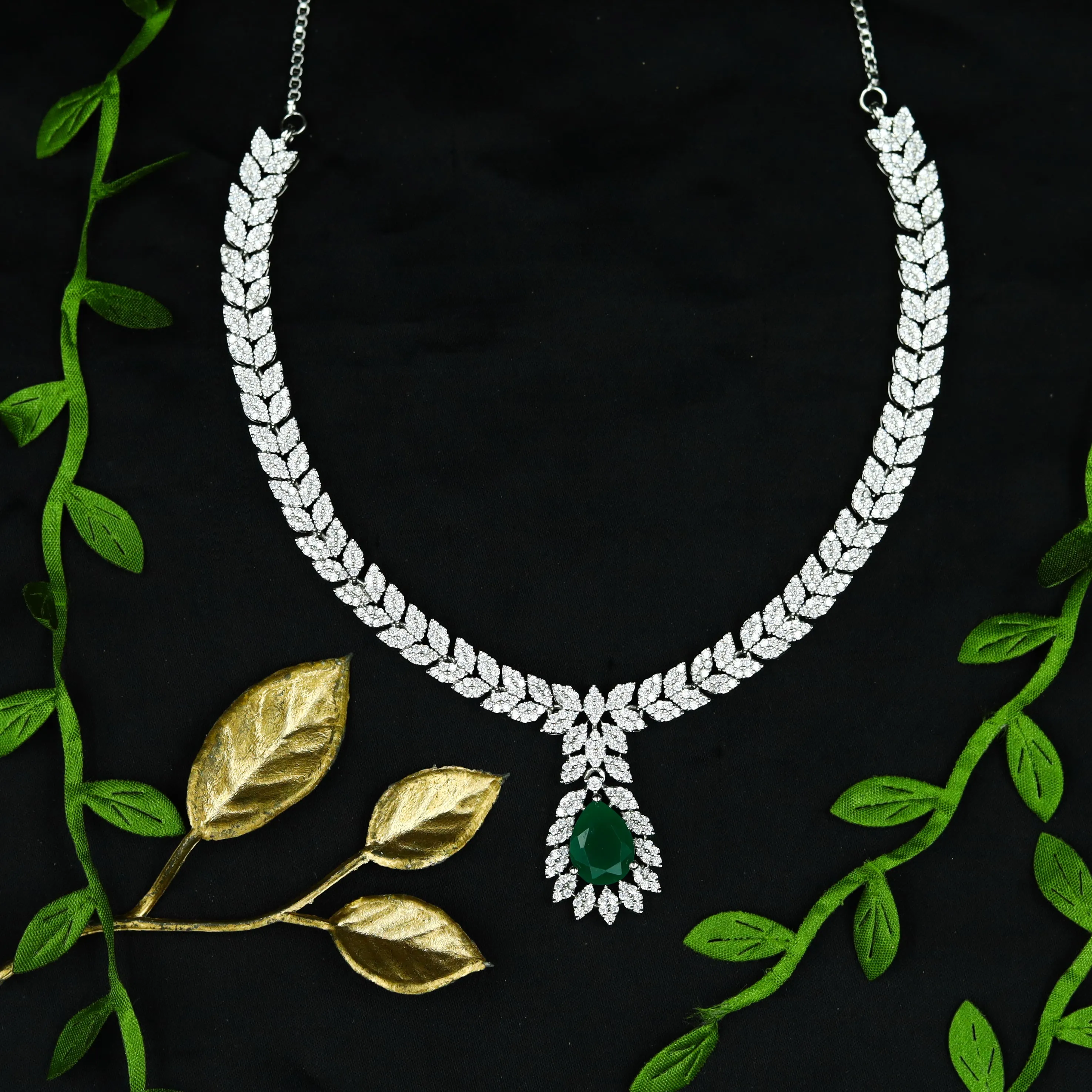 Round Neck Zircon/AD Necklace Set 10806-69