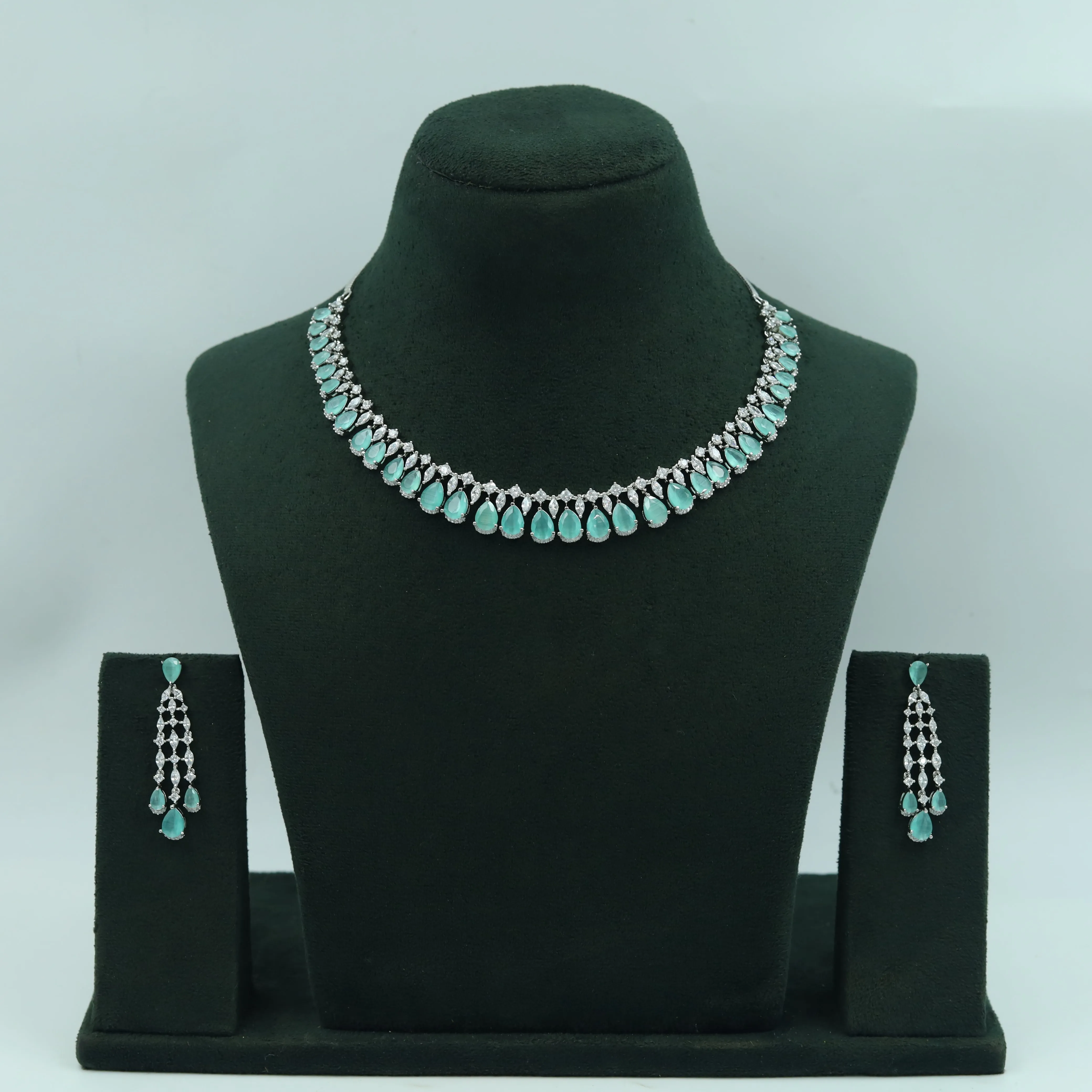 Round Neck Zircon/AD Necklace Set 15341-69