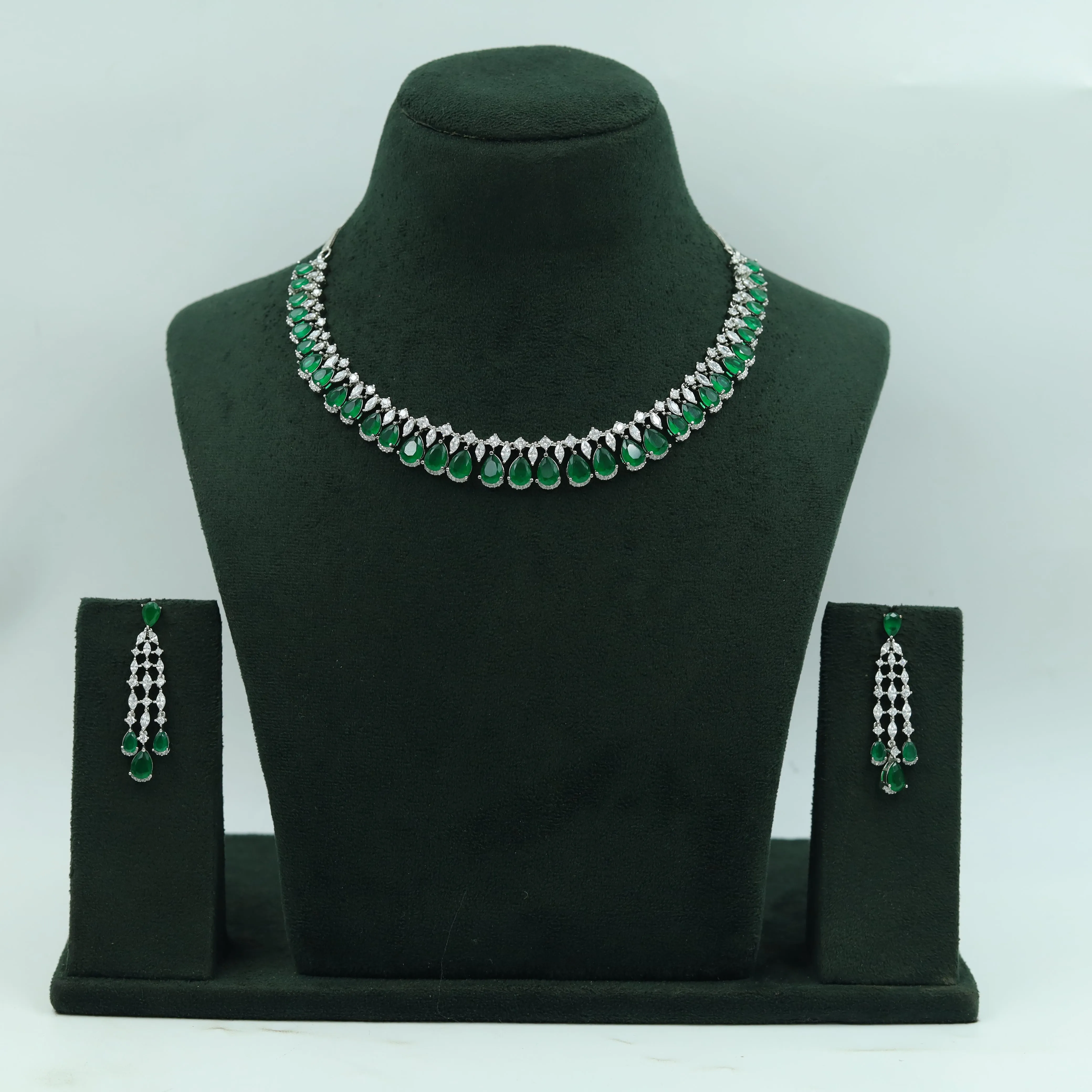 Round Neck Zircon/AD Necklace Set 15341-69
