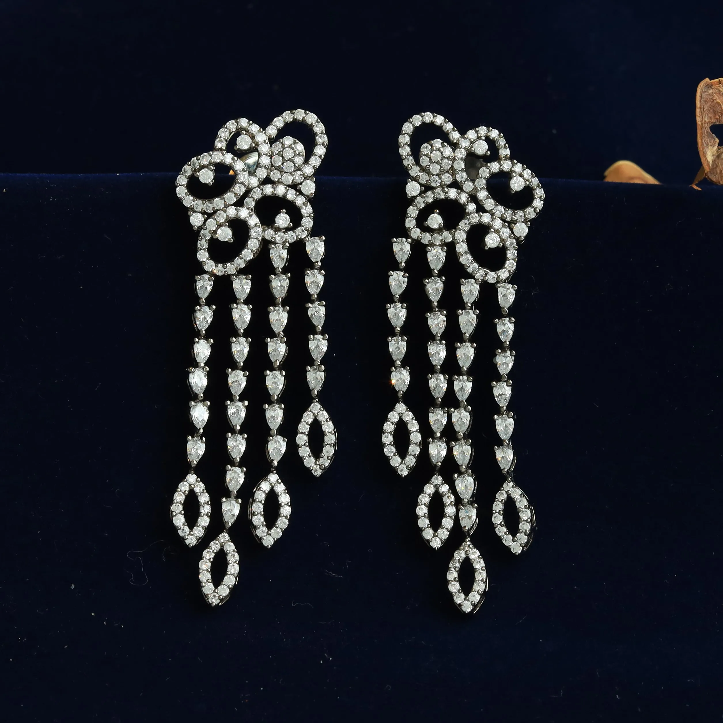 White Zircon/AD Earring 13752-0823