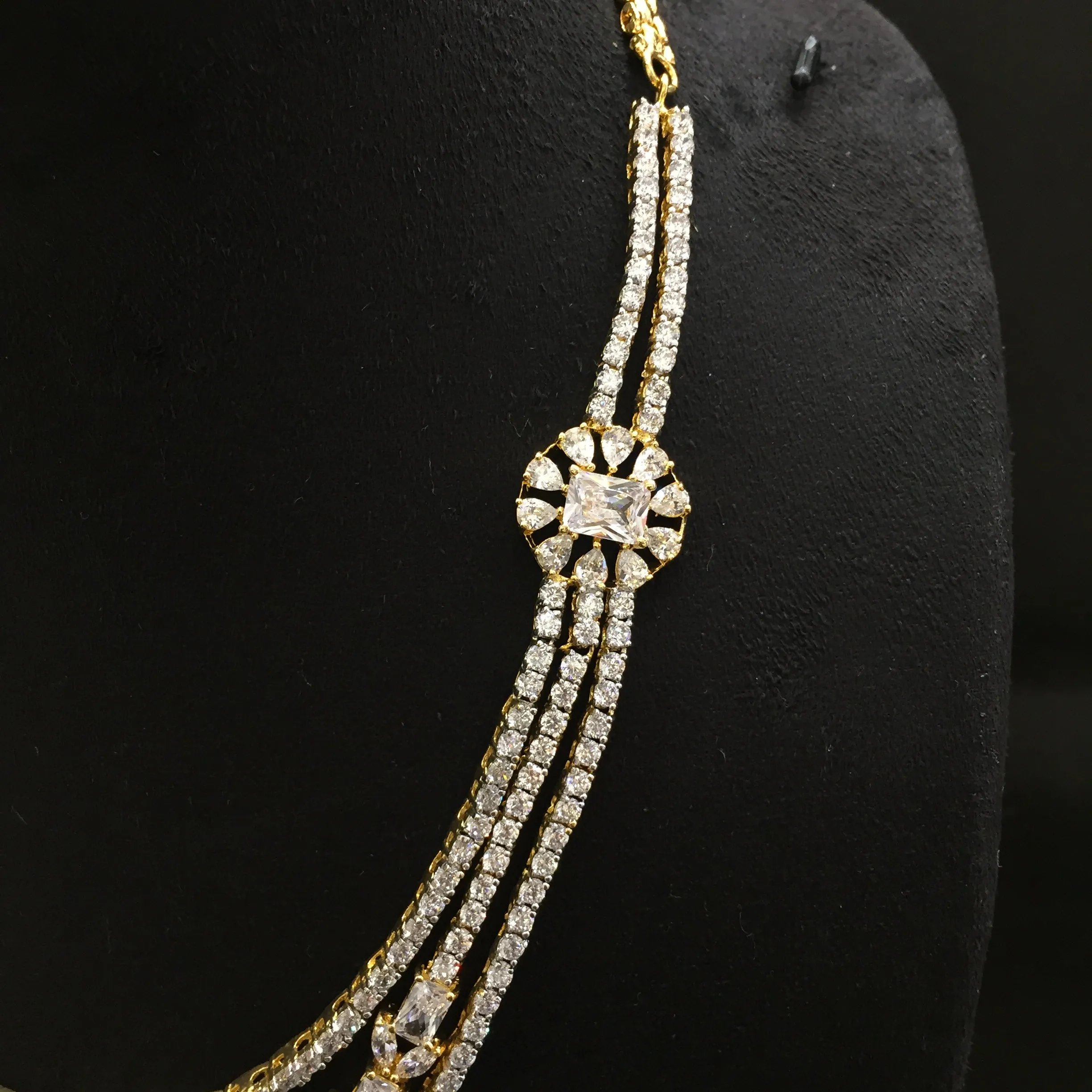 White Zircon/AD Necklace Set